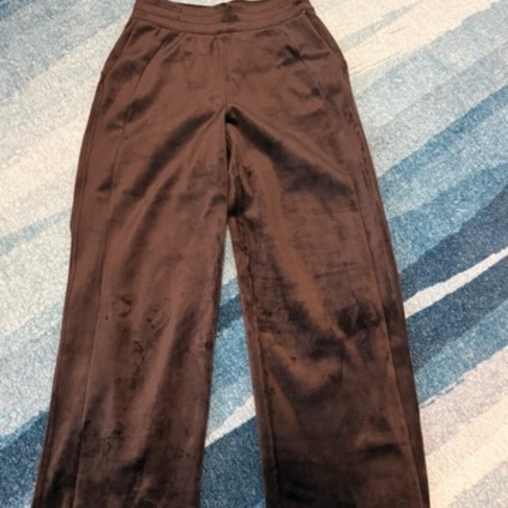 Lululemon Scuba Mid-Rise Wide Leg Pant, Velvet Cord, Black, S, NWOT